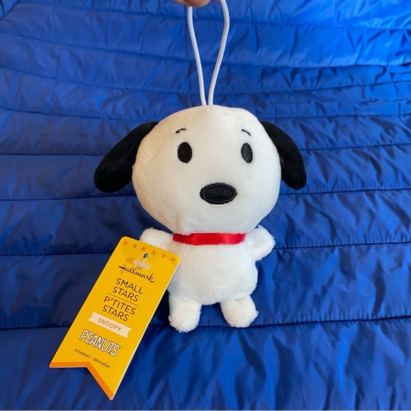 Hallmark Peanuts Snoopy Plush Set - Picture 3 of 9
